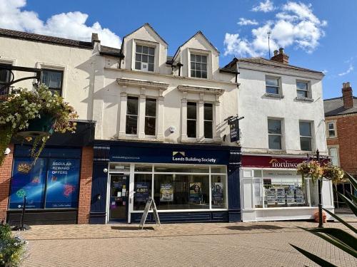 19 High Street, Banbury, OX16
