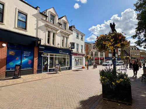 19 High Street, Banbury, OX16