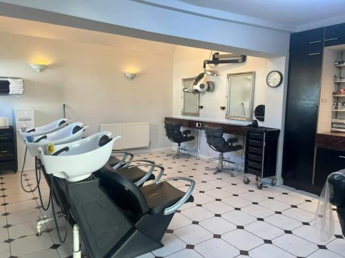 1-3 Chequers Lane, Dunmow, CM6
