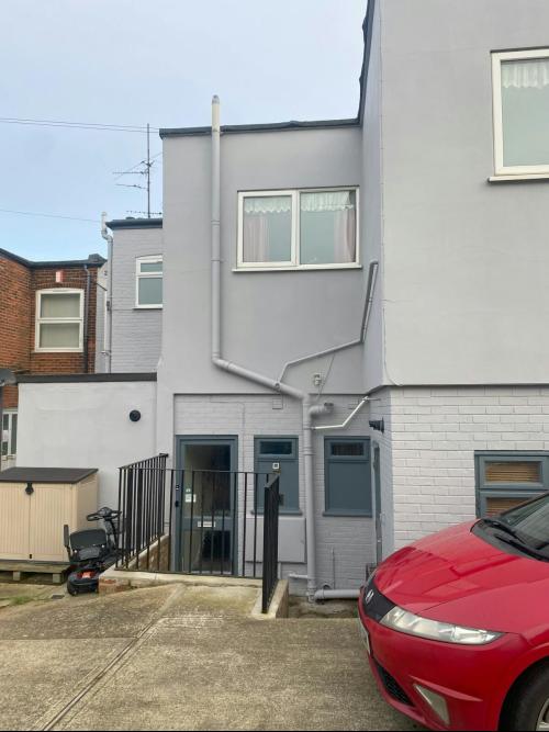 73-75 High Road West, Felixstowe, IP11