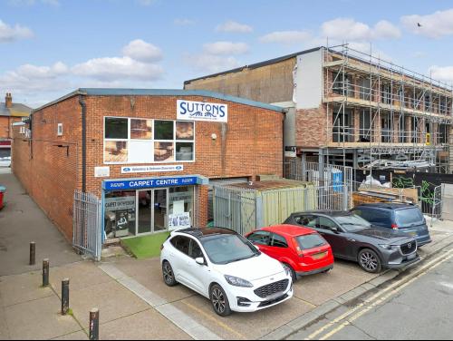 24 High Street, Wickford, SS12
