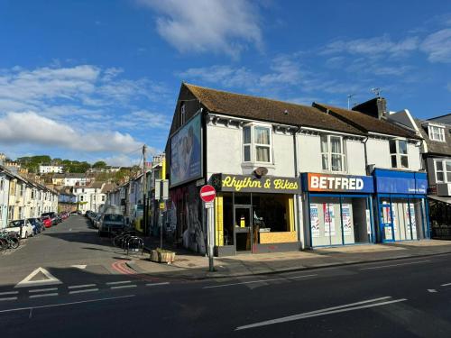 63 Lewes Road, Brighton, BN2