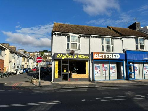 63 Lewes Road, Brighton, BN2