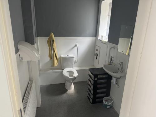 132 East End Road, East Finchley, London, N2