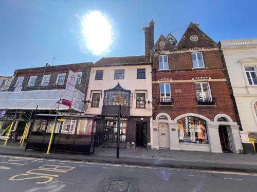 15 High Street, Lewes, BN7