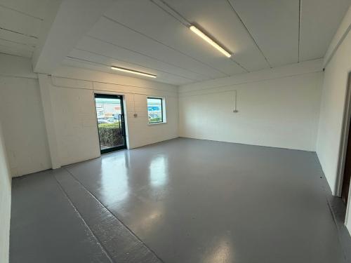 Unit 4, Rushy Platt Industrial Estate, Swindon, SN5