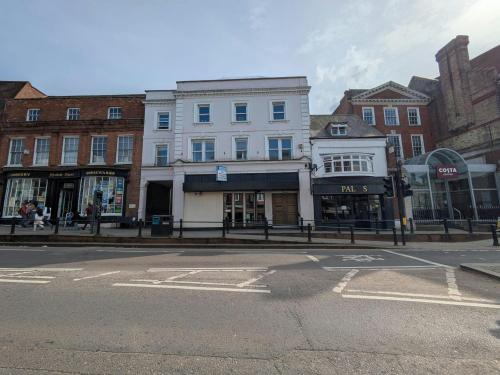 14 High Street, Dorking, RH4