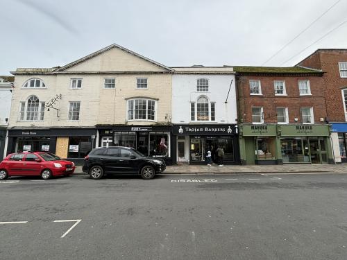 Upper Floors, 68 North Street, Chichester, PO19