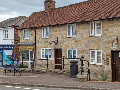 1 Stone Cottages, Lewes Road, Forest Row, RH18