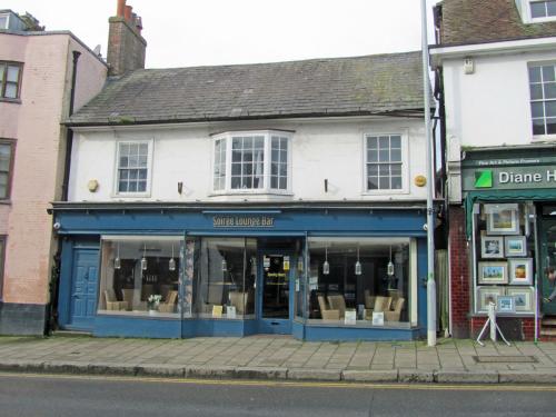 93 High Street, Uckfield, TN22