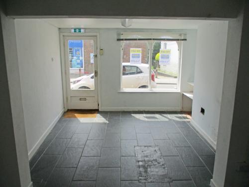 2/2A, Church Street, Uckfield, TN22