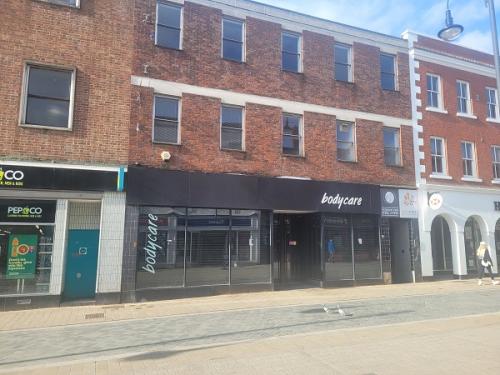 43 High Street, Bromsgrove, B61