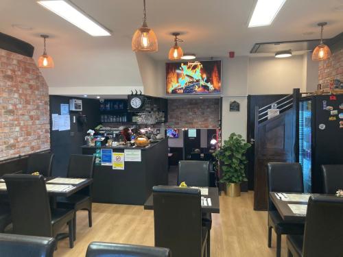 Green Lanes, Palmers Green, London, N13