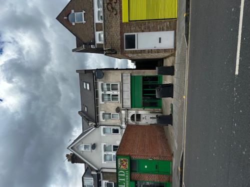 66 Turnpike Lane, Wood Green, London, N8