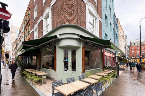 14 Charlotte Street, Fitzrovia, London, W1T