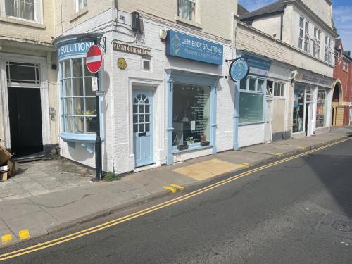 1 Manvers Street, Trowbridge, BA14