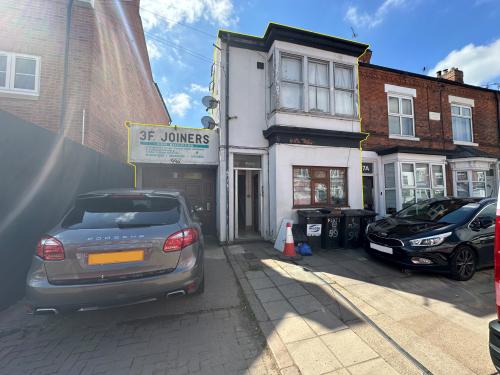 99 & 99A Knighton Fields Road West, Leicester, LE2