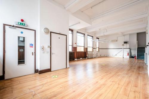 595-597 Commercial Road, Limehouse, London, E1