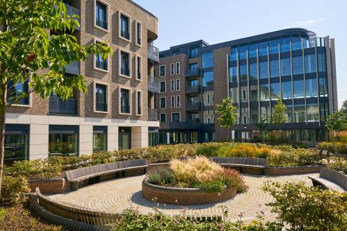 Jubilee Square, Victoria Street, St Albans, AL1