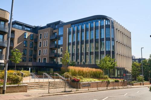 Jubilee Square, Victoria Street, St Albans, AL1