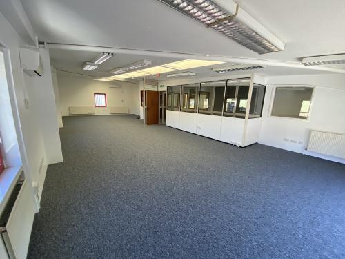 11 The Caxton Centre, Porters Wood, St Albans, AL3