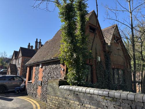 253-255 Watling Street, Radlett, WD7