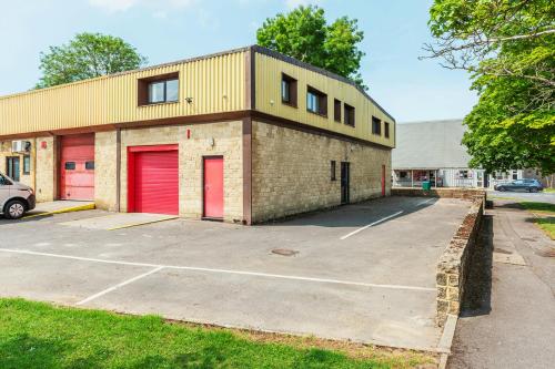 Unit 17, Bowerhill Industrial Estate, Indus Acre, Melksham, SN12