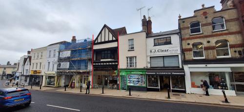 55 High Street, Dorking, RH4