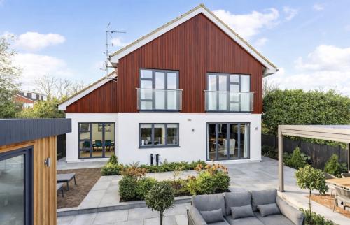 Monterey, 16A Blakes Green, West Wickham, BR4