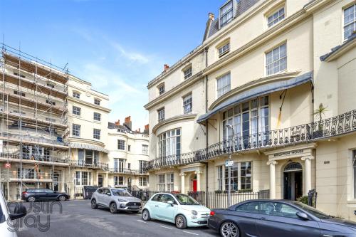 51 Regency Square, Brighton, BN1