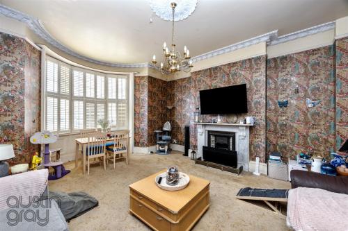 51 Regency Square, Brighton, BN1