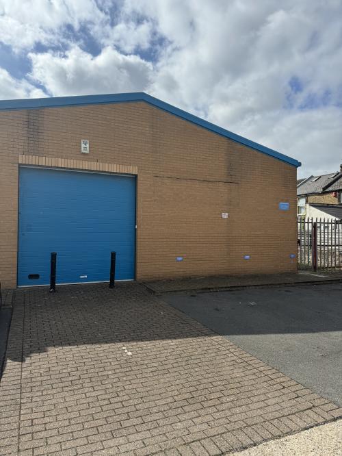 Unit 6, Windsor Business Centre, Vansittart Industrial Estate, Windsor, SL4