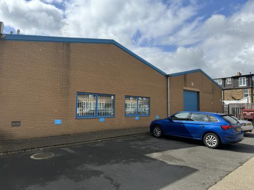 Unit 6, Windsor Business Centre, Vansittart Industrial Estate, Windsor, SL4