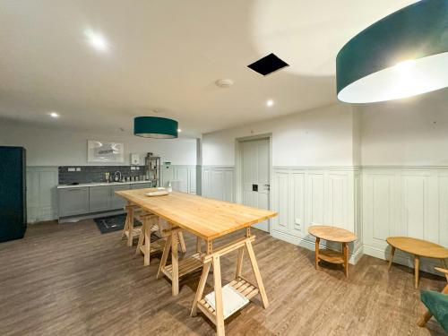 199-201 High Street, Acton, London, W3