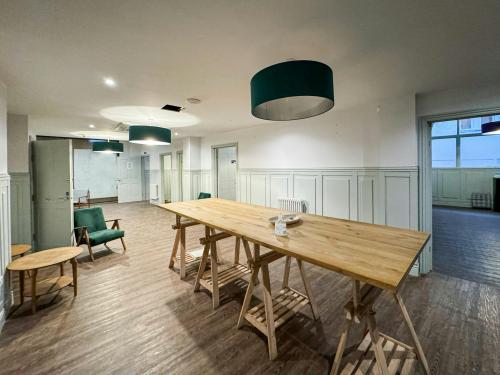 199-201 High Street, Acton, London, W3