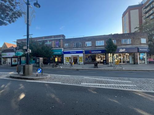 112 High Street, New Malden, KT3