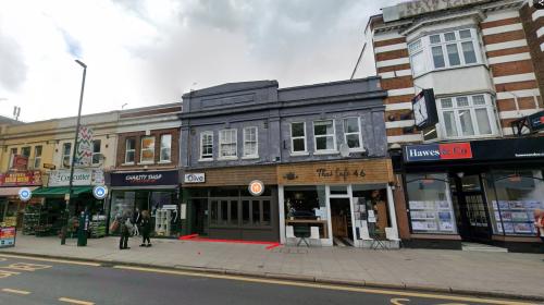 48 Coombe Lane, Raynes Park, London, SW20
