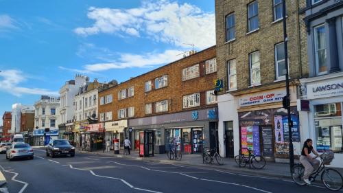 88-90 North End Road, West Kensington, London, W14