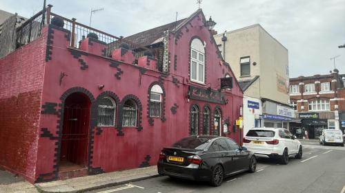 2 Holcombe Street, Hammersmith, London, W6