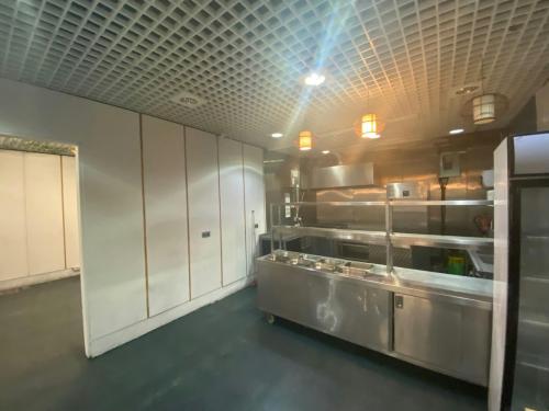 Unit 10, Market Village, 70-73 The Mall, Stratford City, London, E15