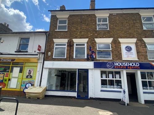 Squires Place, 4 High Street, Toddington, Dunstable, LU5