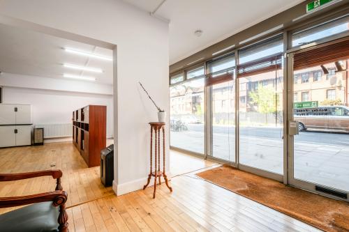 Unit B, 17 Downham Road, Haggerston, London, N1