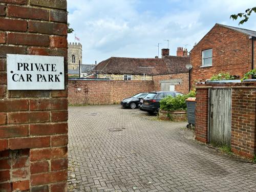 39, High Street, Stony Stratford, Milton Keynes, MK11