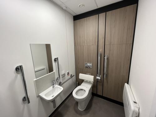 Unit 16, Oakwood Industrial Park, Gatwick Road, Crawley, RH10