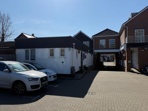 15 The Broadway, Beaconsfield, HP9