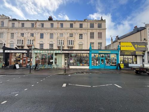6 Victoria Terrace, Hove, BN3