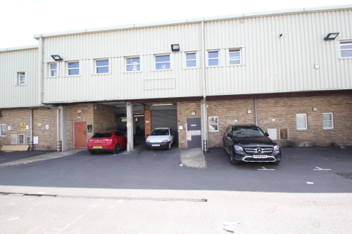 Units B & C, 17 Queensway, Enfield, EN3