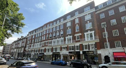 129 Fulham Road, South Kensington, London, SW3