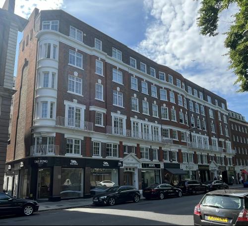 129 Fulham Road, South Kensington, London, SW3