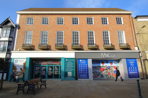 9-10 High Street, Stotfold, Hitchin, SG5